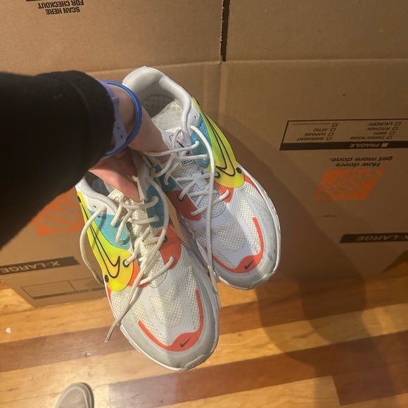 Nike woman’s ' White Multicolor Active Sneakers - Picture 2 of 4